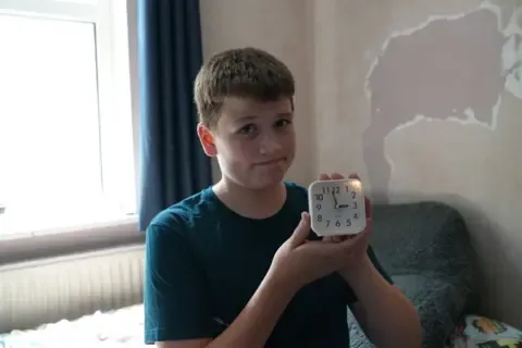Young people Transform Their Rooms Into Device-Free Areas: Unexpected Results